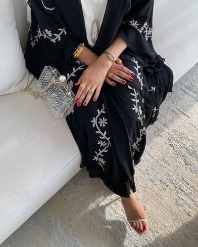 عبايه شيفون ببطانه دبل كلوش 1047