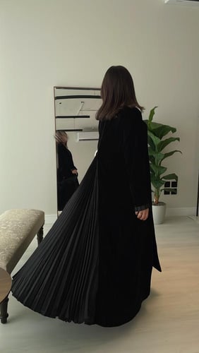 عبايه مخمل قصه A بكسرات بوكس وتفته 1027