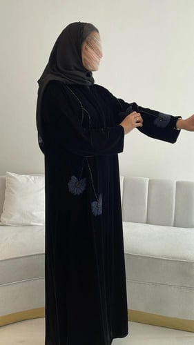 عبايه قصه A مخمل 1026
