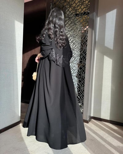 عبايه كريب ملكي قصه كلوش 1040