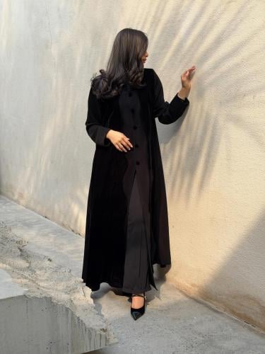 عبايه شتوية بتداخل مخمل 1379