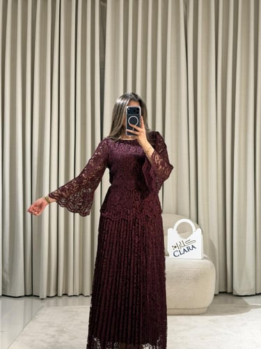 فستان دانتيل خمري أنيق بأكمام واسعة وتصميم كلوش نا...