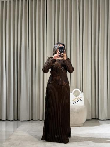 فستان فخم بتطريز ناعم ولمسة أناقة راقية