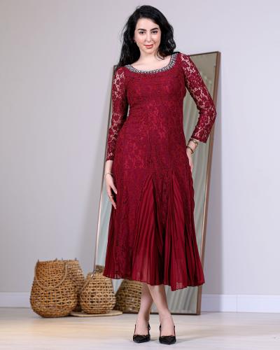 فستان سهرة دانتيل بلمسة فخامة أنثوية