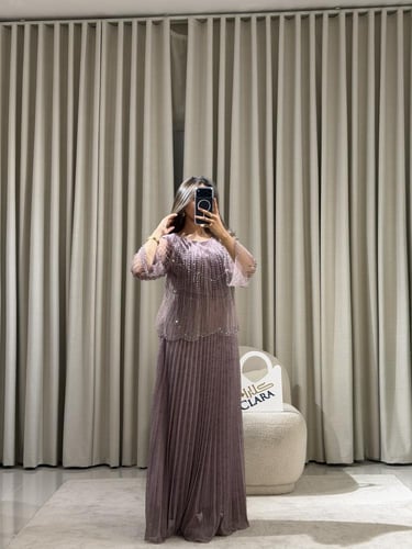 فستان سهرة موف هادئ بتطريز لامع وأكمام شفافة وتنور...