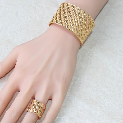 اسوارة وخاتم حبات الهيل