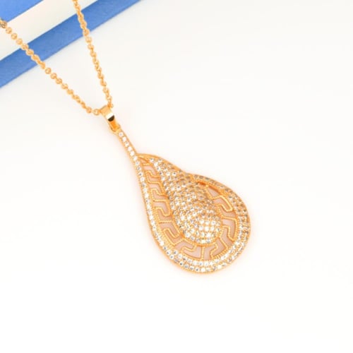 طقم زركون ذهبي بتصميم عالمي بديل الذهب