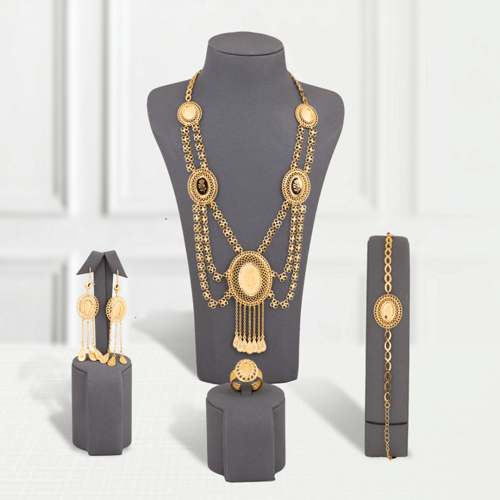 طقم ام العروس المكون من 6 بناجر وطقم ملكي سبائك وح...