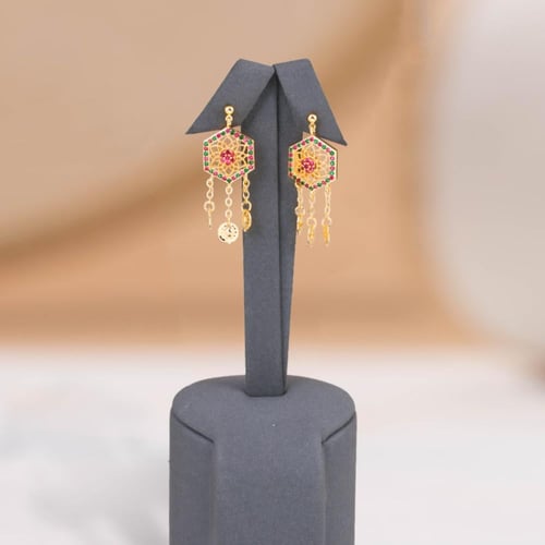 الطقم الملتفت السداسي