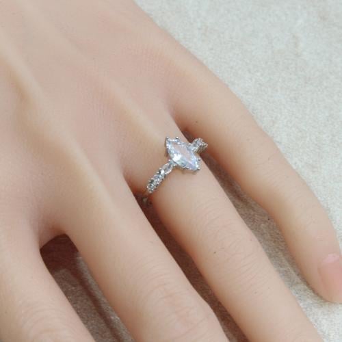 خاتم زركون فضي