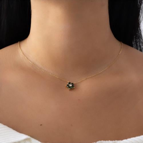 6| قلادة وردة باللون الاخضر