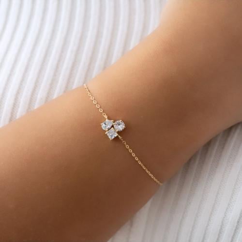 17|أسورة متكونة من ثلاث أحجار