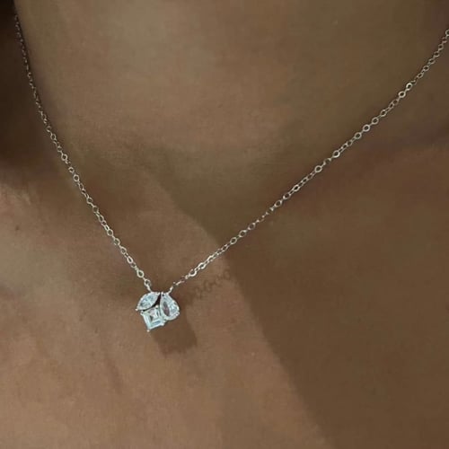 23| قلادة ثلاث ورورد مقاس "S"