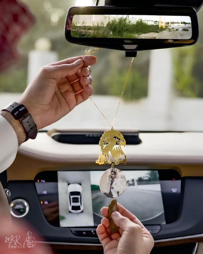 تعليقة الصقر مع الصوره و كسرة العود على طلبك