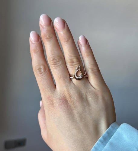 خاتم الاحرف المتشابكة