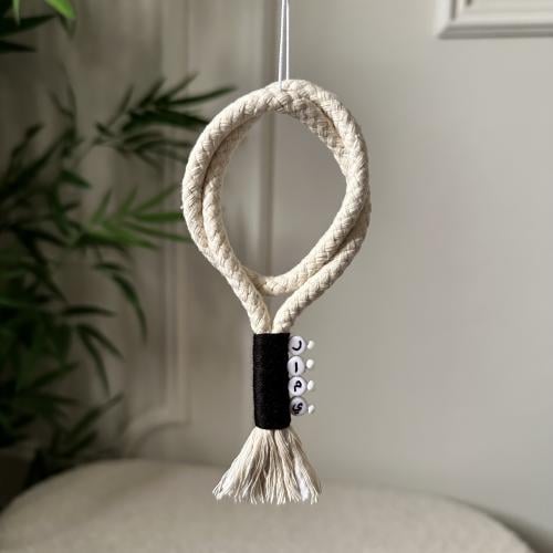 تعليقة سيارة "اسم"
