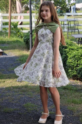 فستان مشجر برقبة على شكل فيونكة