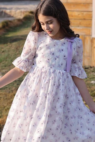 فستان بناتي