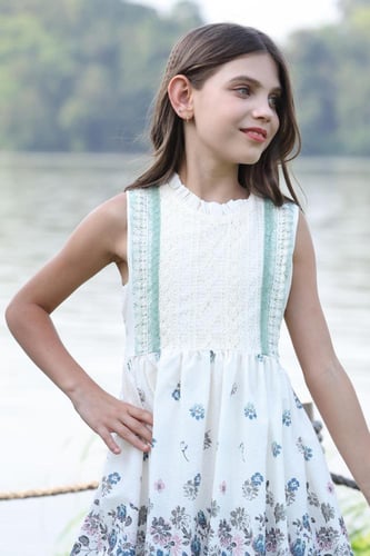 فستان بناتي