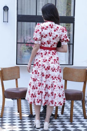 فستان نسائي