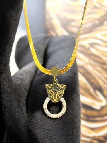 سلسال قوة الاناقة الملكة الجريئة