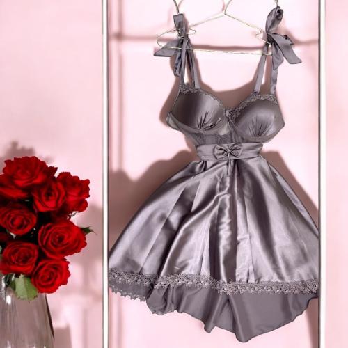 لانجري حرير قصير