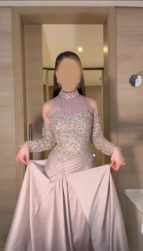 Noura evening dress elegant