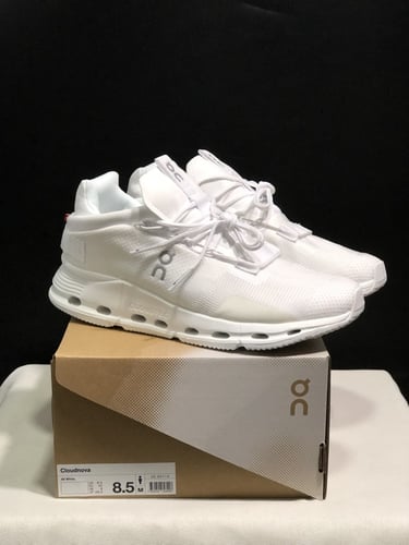 ON RUNING Cloudnova 'Triple White'