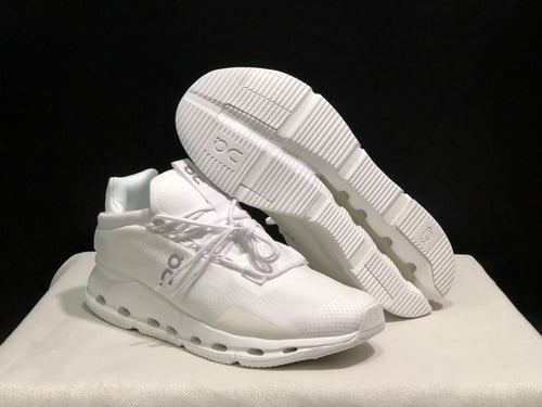 ON RUNING Cloudnova 'Triple White'