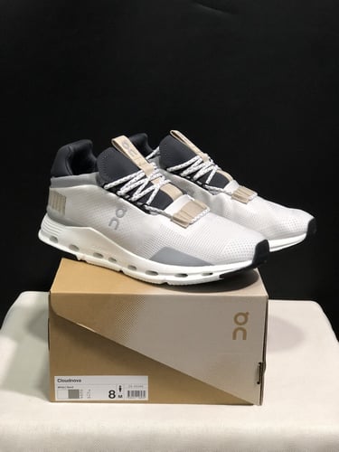 ON RUNING Cloudnova 'White Sand'