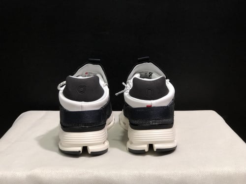 ON RUNING CLOUD NOVA "Black white"