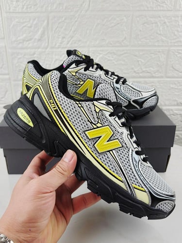 New Balance 740 ‘ Phantom Firefly'