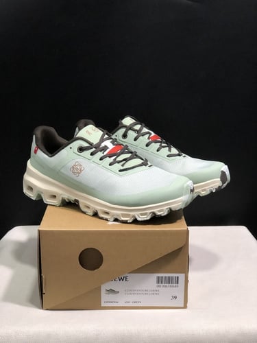 Loewe X On cloudventure running “Pale Green”
