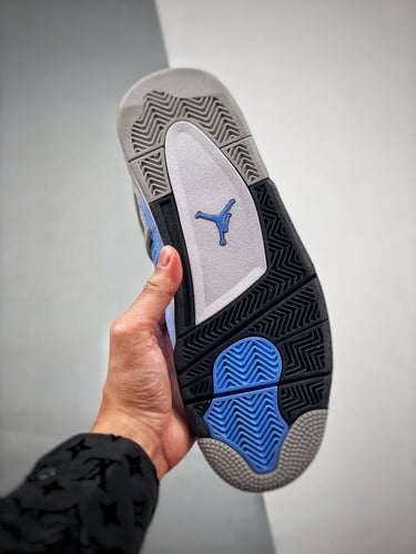 Air Jordan 4 Retro 'University Blue'