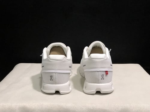 On Runing Cloud 5 "white"