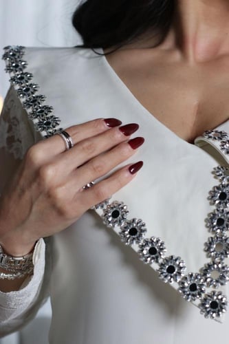 فستان نسائي سكري ممزوج بـ الدانتيل الفرنسي الراقي