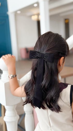 فستان بيج ممزوج بقماش الشيفون المشجر