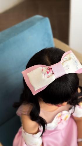 طوق وردي مشجر