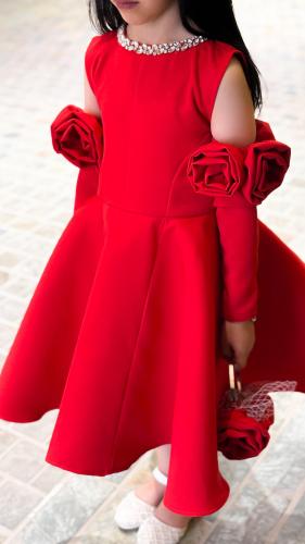 فستان أحمر ساحر مع الكرستال