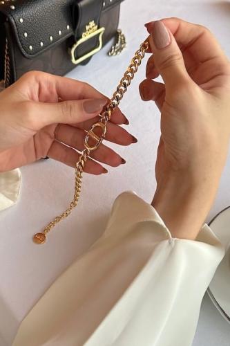 معنى في معصمك