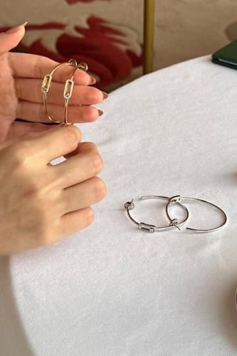 الأذن تزينت .. و البريق اكتمل