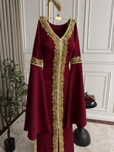 فستان الجادل