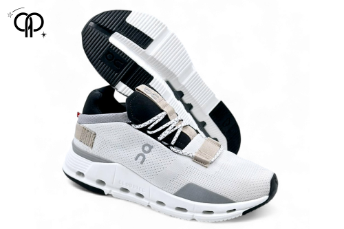 حذاء اون رانينج أبيض مع رمادي an On Cloudnova runn...