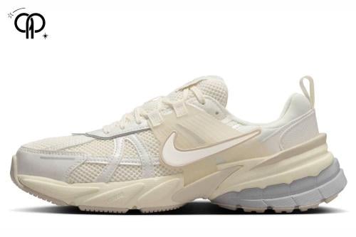 حذاء نسائي نايك M2K أصفر مع أبيض a Nike V2K Run wo...