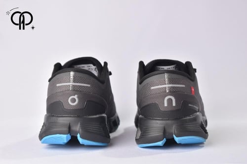 حذاء رجالي اون رانينج a men's On Cloud X 3 running...