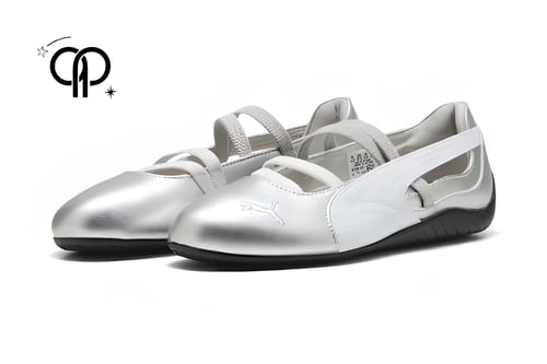 حذاء نسائي بوما فضي مع ابيض This is a Puma Speedca...