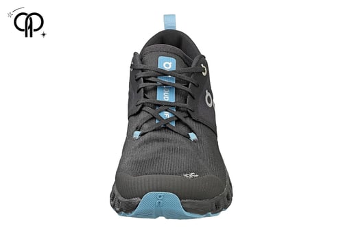 اون رانينق كلاود فينتشر أسود an On Cloud X 3 Shift...