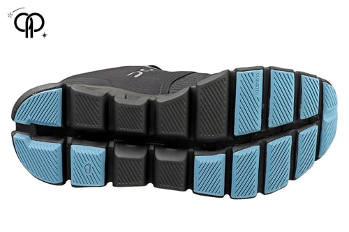 اون رانينق كلاود فينتشر أسود an On Cloud X 3 Shift...