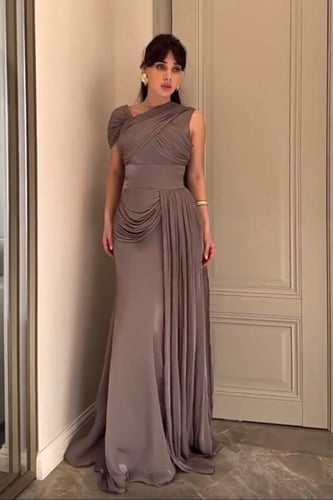 فستان بطيات درابيه انيقه