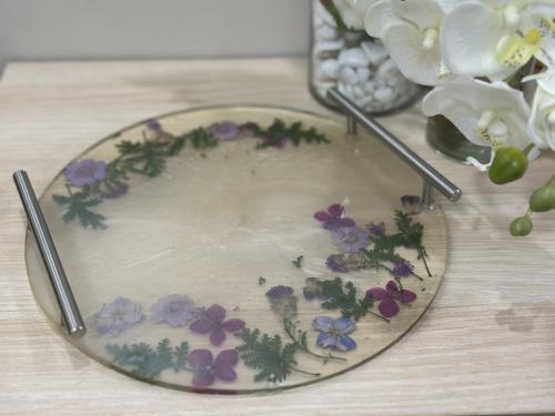 Flourish tray